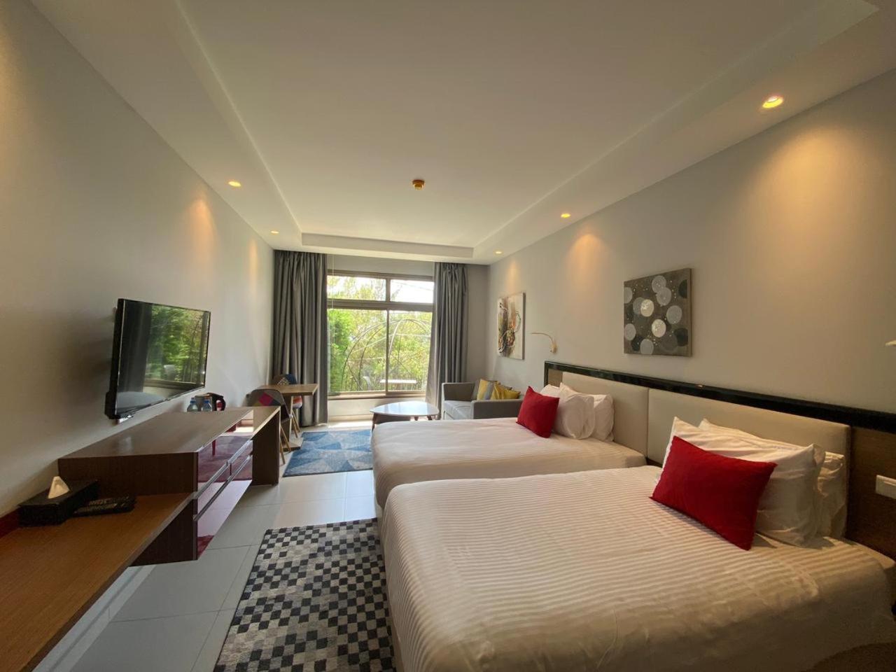 The Ray Hotel And Studios Beirut Exterior foto