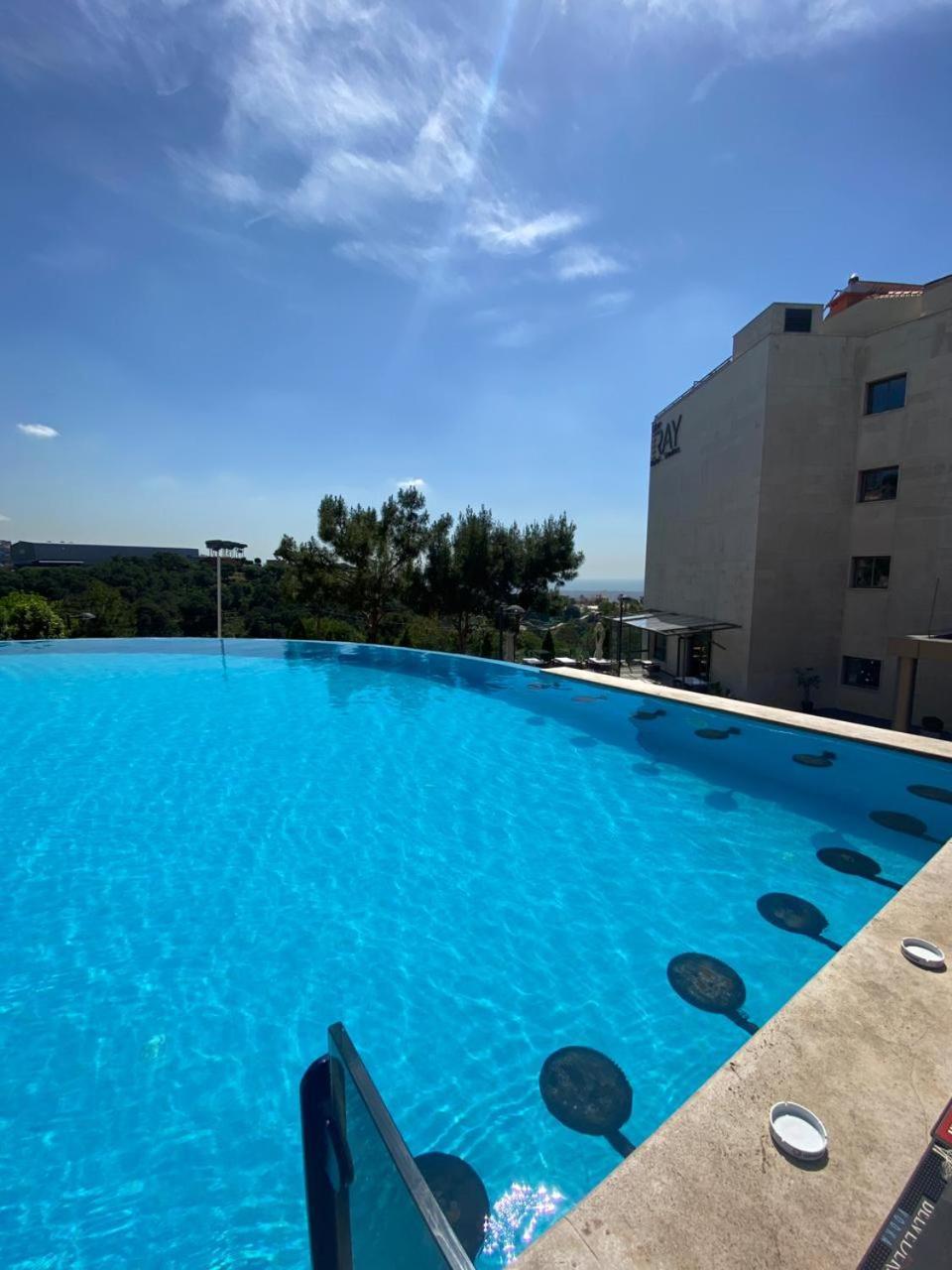 The Ray Hotel And Studios Beirut Exterior foto